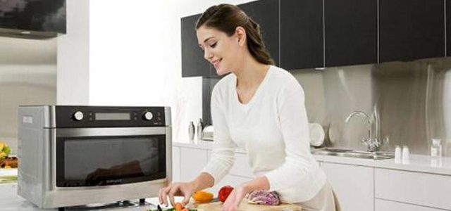 lò vi sóng bị đánh lửa