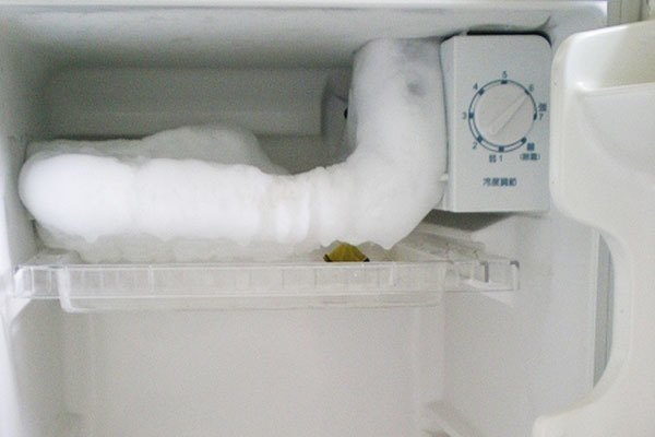 Nguyên nhân và cách khắc phục tủ lạnh bị đóng tuyết